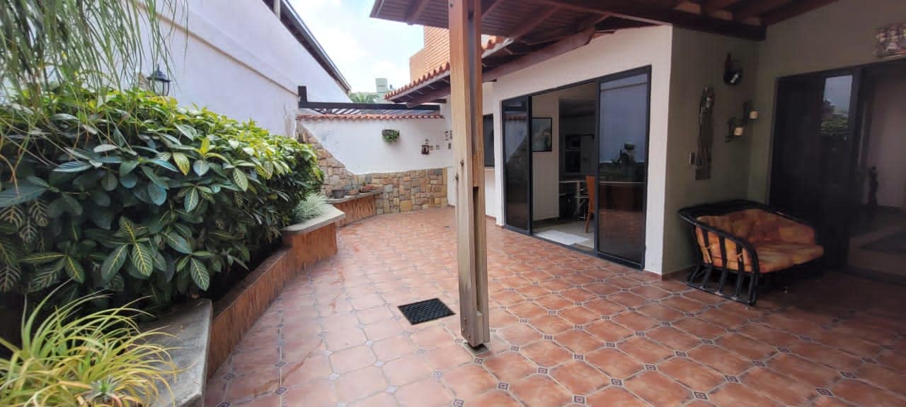 Stunning Townhouse in Mañongo